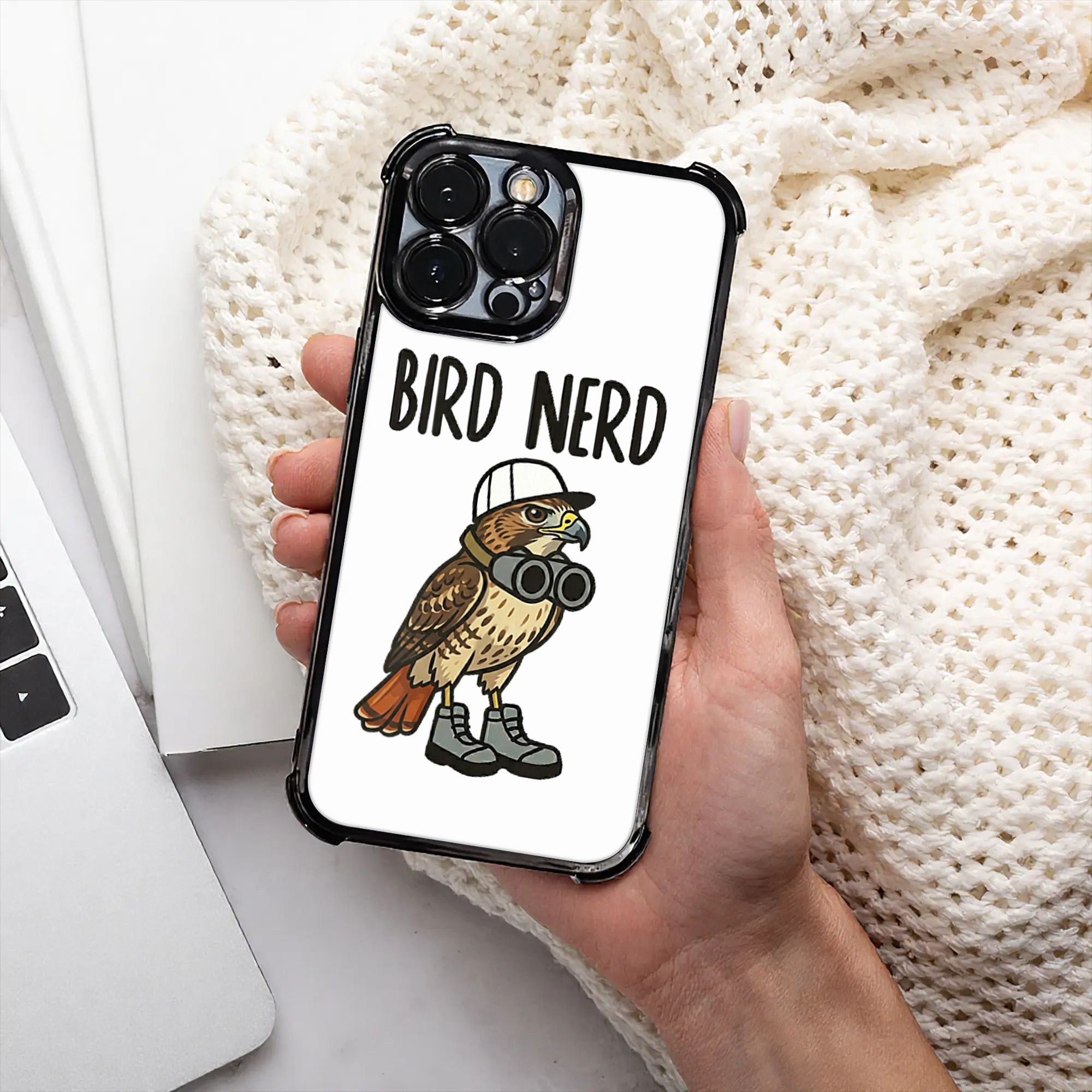 Phone Cases Red - Zabawny ptak-śwobodnik obserwujący czerwonoogonego jastrzębia –