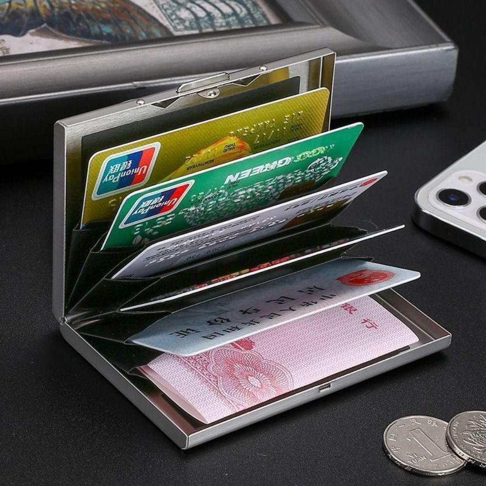 Modny etui na karty kredytowe  – Slim Card Slot Case recenzja i cena