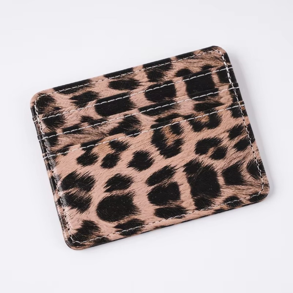 Klasyczny portfel na karty z P – Slim Card Slot Case recenzja i cena